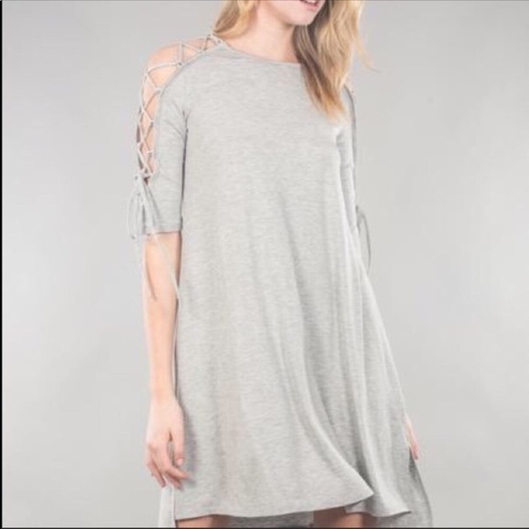 Tee Shirt LBD with Cut-Out Sleeves Small - Picture 6 of 6